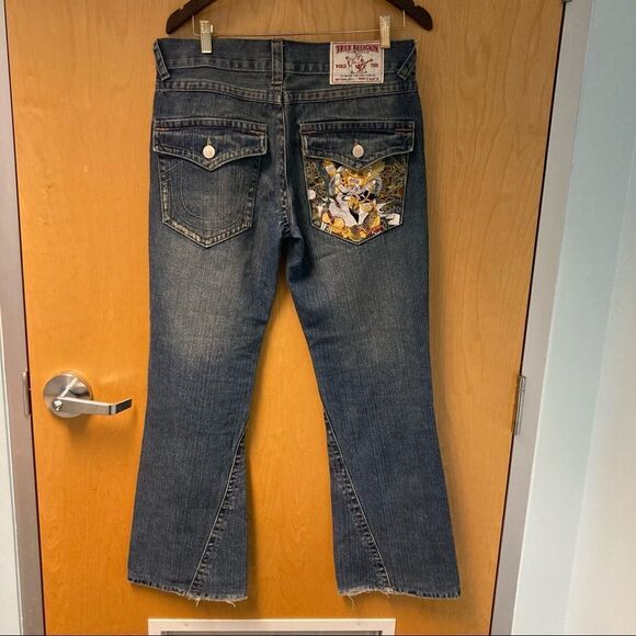 TRUE RELIGION Joey Distressed Wiskering Jeans w/ Embroidered Back Pocket Sz 32 - Picture 7 of 16